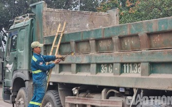 Ninh Bình: Hàng chục xe tải bị cưỡng chế cắt bỏ thành thùng cơi nới tại chỗ