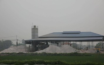 "Hô biến" đất ở thành xưởng sản xuất gạch gây ô nhiễm, chiếm hành lang ATGT