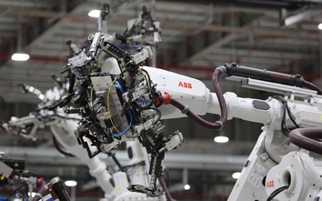 Số lượng robot trong ngành công nghiệp ô tô đạt mức kỷ lục
