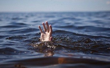 6 học sinh THPT đi tắm biển Bãi Dài, 3 em bị nước cuốn, tử vong thương tâm
