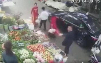 Đang xác minh vụ tài xế ô tô ẩu đả với người bán hoa quả ở vỉa hè Hà Nội