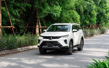 Toyota giảm giá kịch sàn xe sản xuất 2022: Cao nhất 130 triệu đồng