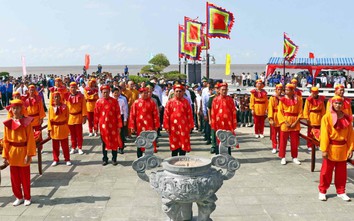 Cận cảnh lễ tri ân Quốc Tổ Lạc Long Quân tại Cà Mau