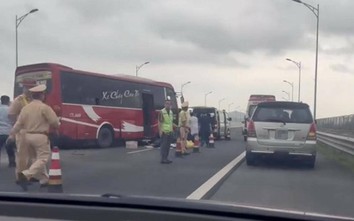 Tai nạn giữa 2 ô tô trên cao tốc Hải Phòng - Hạ Long làm 4 người bị thương