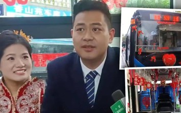 Cặp đôi Trung Quốc chọn xe bus làm xe cưới