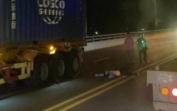 Nữ tài xế xe máy tử vong trong vụ tai nạn trên cầu vượt biển