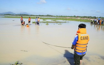 Cha dượng và 2 con chết đuối thương tâm khi mò cua bắt ốc