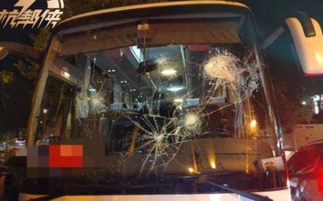 Bạo loạn tại Pháp: Xe buýt chở 41 du khách Trung Quốc bị tấn công