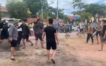 2 nhóm thanh niên Quảng Bình dàn trận ẩu đả, người đi đường hoảng sợ