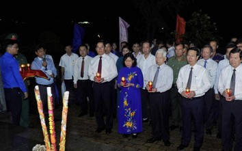 Thắp sáng 3.000 ngọn nến tri ân Anh hùng liệt sĩ hy sinh tại Côn Đảo