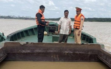 Báo động nạn khai thác cát trái phép trên sông Đồng Nai
