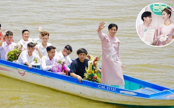 Vợ kém 17 tuổi đeo vàng trĩu cổ, được Hồ Quang Hiếu đi xuồng đến hỏi cưới