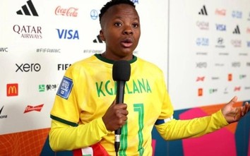 Cầu thủ giúp Nam Phi làm nên lịch sử ở World Cup tiết lộ bí mật lặng người