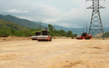 Lo chậm tiến độ cao tốc Vân Phong - Nha Trang vì vướng đường điện