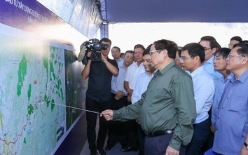 Thủ tướng khảo sát địa điểm dự kiến xây dựng sân bay Măng Đen