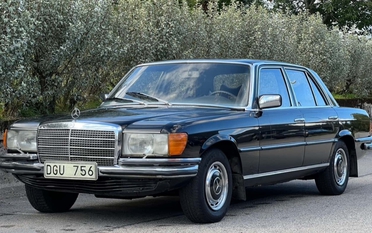 Xe Mercedes của nhà vua Thụy Điển được bán đấu giá