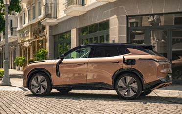 Lynk & Co 08 EM-P: SUV lai sạc nhanh chỉ 28 phút
