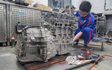 Ngã ngửa với chi phí sửa chữa ô tô bị thủy kích