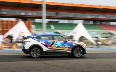 Chủ xe VinFast VF 7: “Lái một chiếc xe đẹp giúp tôi thấy tự tin hơn”