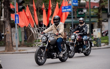 Bị xe máy điện cạnh tranh, xe máy xăng vẫn bán chạy