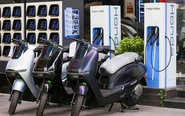 Honda UC3 rẻ hơn Thái Lan 50 triệu đồng: Khách Việt có xuống tiền?