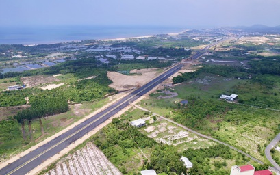 Ngắm trọn bức tranh ven biển TP.HCM hiện đại khi hạ tầng vươn ra biển lớn