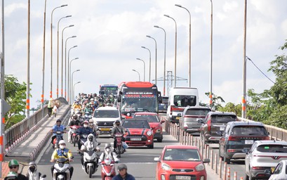 Bến xe, sân bay thông thoáng, cửa ngõ Tây TP.HCM đông đúc ngày cuối kỳ nghỉ lễ