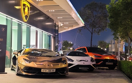 Dàn siêu xe Lamborghini trăm tỷ đồng quy tụ tại Việt Nam