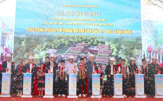 Phó Thủ tướng Nguyễn Hòa Bình: Trường học vùng biên biểu tượng đoàn kết miền xuôi và ngược