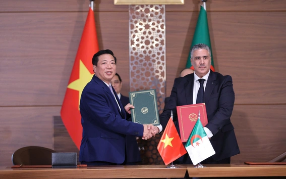 Bộ trưởng Trần Hồng Minh ký hai văn kiện quan trọng, thúc đẩy hợp tác Việt Nam - Algeria