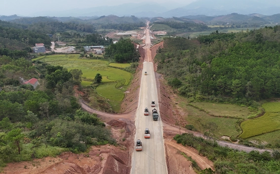 Nhà thầu tăng ca, quyết tâm đưa dự án nâng cấp quốc lộ 4B qua Lạng Sơn về đích đúng hạn