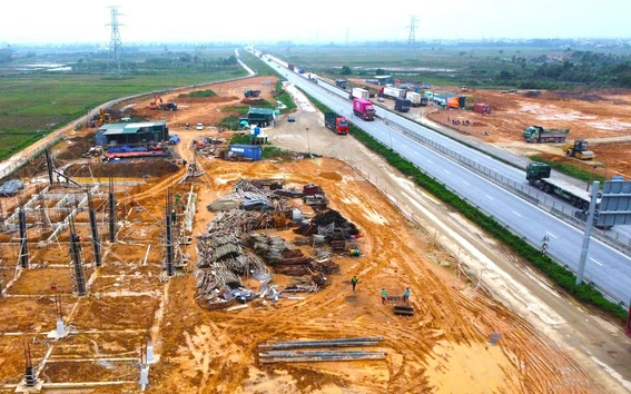 Trạm dừng nghỉ cao tốc Bắc - Nam đang được thi công thế nào?