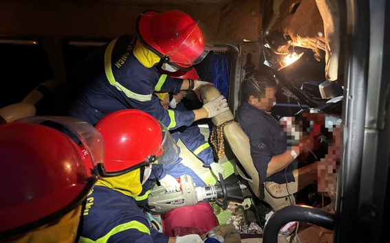 Tai nạn xe khách trên cao tốc Đà Nẵng - Quảng Ngãi: Tang thương trên đường ăn cưới về