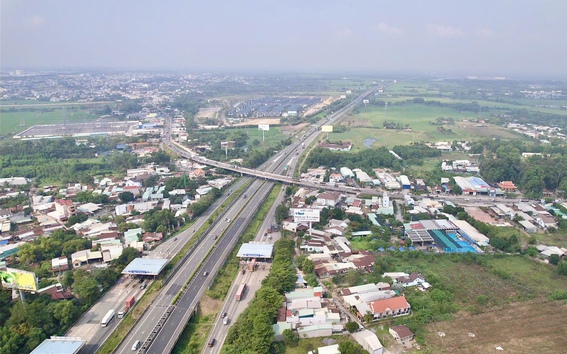 Triển khai cắm cọc giải phóng mặt bằng dự án mở rộng cao tốc TP.HCM - Long Thành