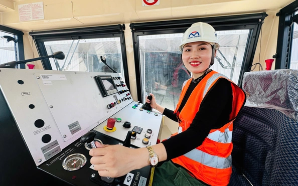 Cô giáo mầm non thành nữ lái tàu duy w88 của tuyến metro số 1 TP.HCM