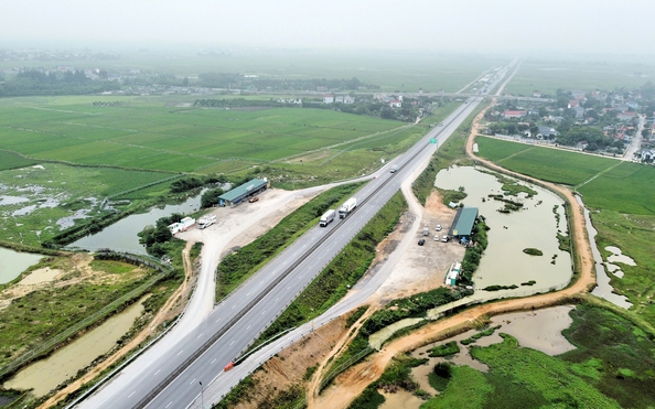 Trạm dừng nghỉ có mặt bằng vẫn “án binh bất động”?