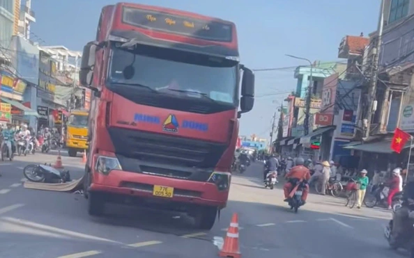 Va chạm w88 link vao w88 moi nhat đầu kéo trên QL1 qua Quảng Ngãi, người phụ nữ đi w88 link vao w88 moi nhat máy tử vong