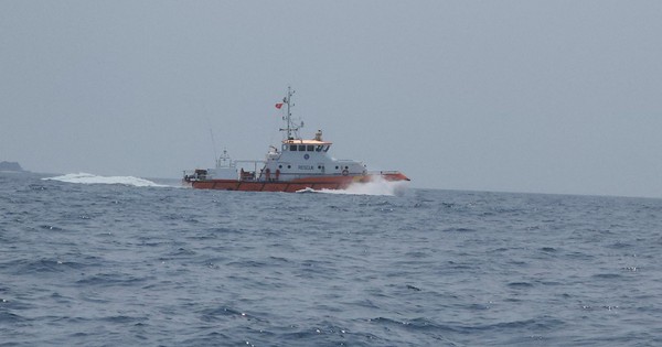 Vụ chìm sà lan ở Quảng Ngãi: Nhói lòng đón thi thể thuyền viên tử nạn