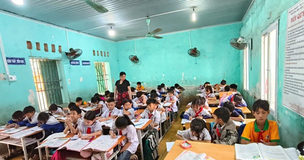 Thanh Hóa: Lớp học nứt toác hàng trăm học sinh và giáo viên lo sợ
