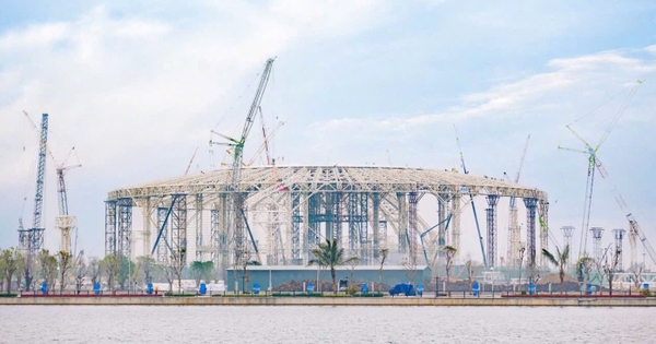 Mái vòm triển lãm A80 mang đậm dấu ấn hơn 10.000 tấn ống thép cỡ lớn Hòa Phát