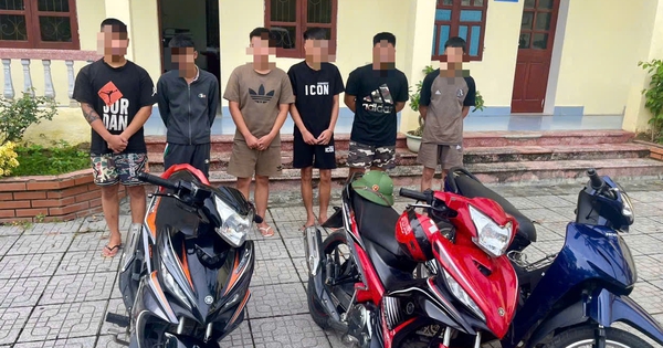 Công an Thanh Hóa xử phạt nhóm thanh, thiếu niên đi xe lạng lách, đánh võng
