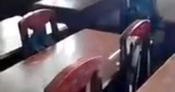 Nữ sinh cấp 2 bị bạn học đánh dã man bằng ghế nhựa