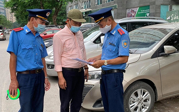 Hà Nội: Gần 100 điểm trông giữ xe bị xử phạt
