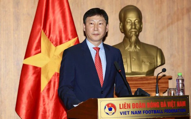 HLV Kim Sang-sik sẽ thành công ở Việt Nam nhờ lợi thế ông Troussier nằm mơ cũng không có?