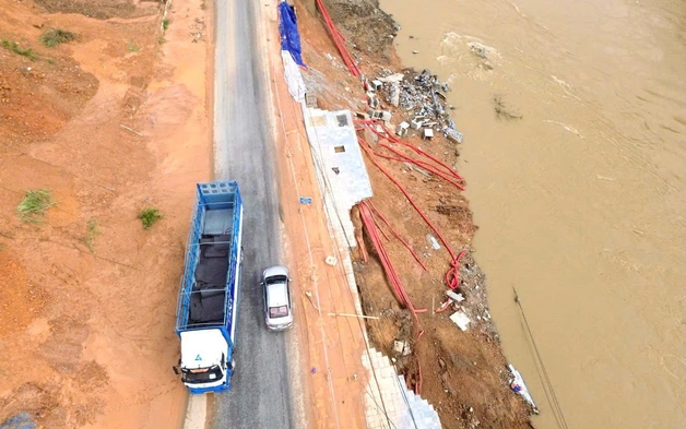 Xuất hiện nhiều điểm sạt lở trên quốc lộ 2 qua Tuyên Quang sau mưa lũ
