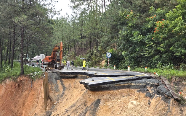 Đứt gãy lớn trên đèo Mimosa, Lâm Đồng phong tỏa và cứu hộ khẩn