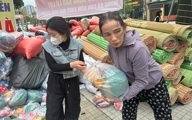 Hà Tĩnh hướng về Nam Trung Bộ giữa những ngày lũ dữ