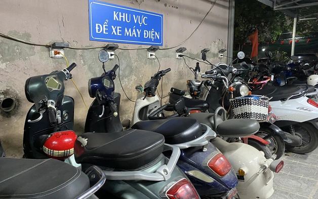 Chung cư HH Linh Đàm thông báo cấm xe điện: Hợp lý hay đi ngược chủ trương?