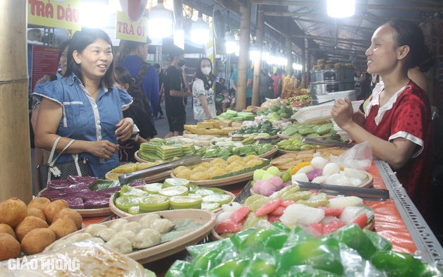 Rộn ràng ngày hội bánh dân gian Nam bộ dịp đầu Xuân ở Bạc Liêu