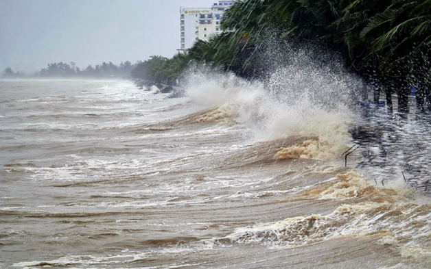 Cảnh báo áp thấp Biển Đông